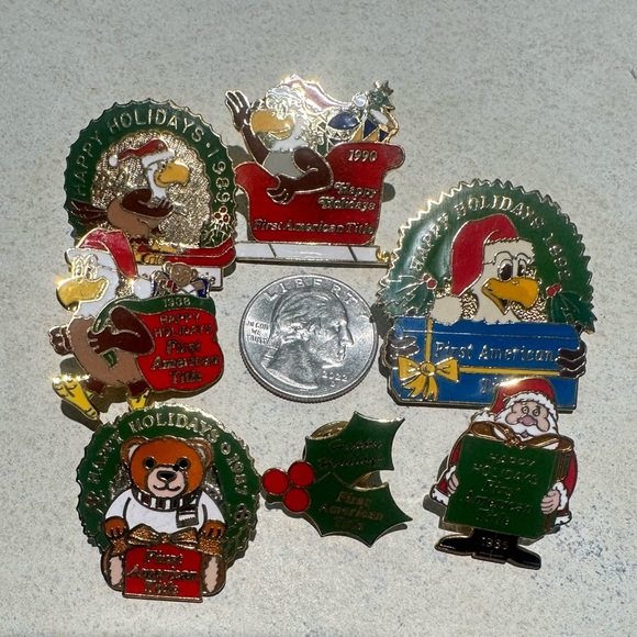 FIRST AMERICAN TITLE - 7 Festive Holiday Lapel/Hat Pins. 80’s & 90’s Vintage - Picture 11 of 12